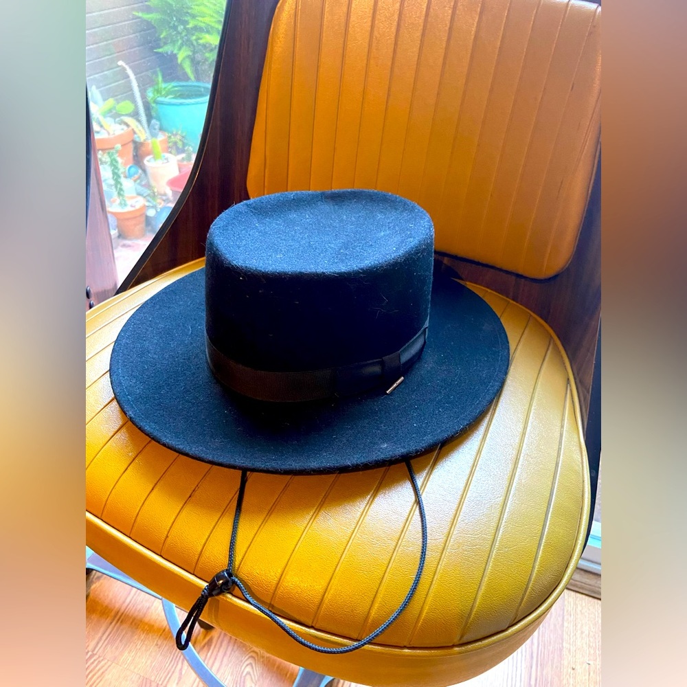 Sleek BOHO felt hat
